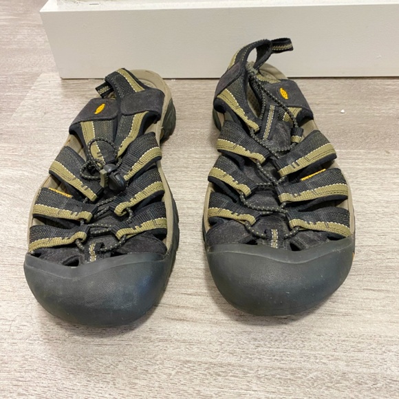 Keen Size 10 Men’s Green Outdoor Sandals main image 5